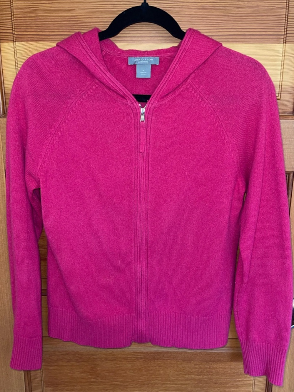 *RARE - Ann Taylor Hooded Cashmere Sweater without pockets* - size M.  EUC.